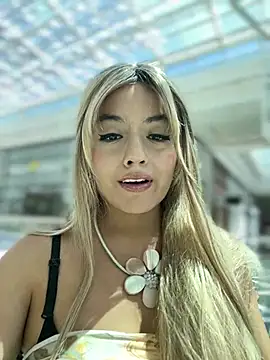 monicavictoria1301 online show from July 24, 2026, 12:56 pm