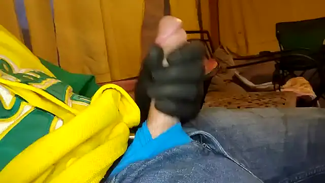 bwcbeat83 online show from November 27, 2025, 12:33 am