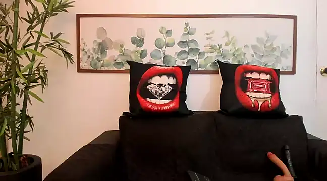 NicolettaLima online show from March 5, 2025, 8:21 pm