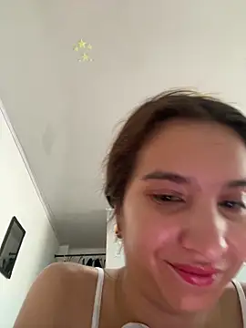 Bella still online show from April 7, 2026, 2:08 pm