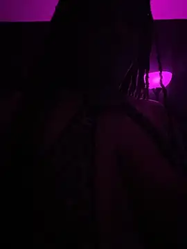 xoxoHotCoCo online show from April 18, 2026, 4:37 am