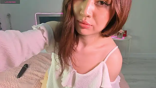 novaaskyy online show from February 10, 2026, 2:27 pm