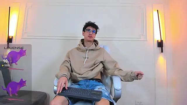 Cum hunters online show from March 24, 2026, 3:39 am