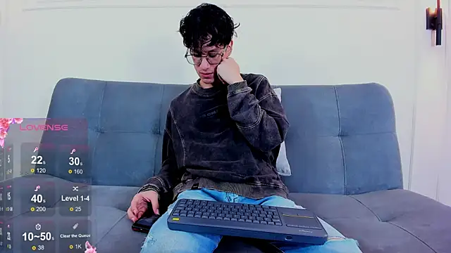 Cum hunters online show from June 6, 2026, 3:12 am