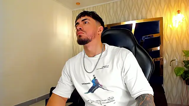 Snapshot of Brad_Summer chatting on January 17, 2026, 5:16 pm Brad Summer online show from January 17, 2026, 5:16 pm