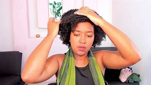 AishaHil online show from January 27, 2025, 12:05 pm