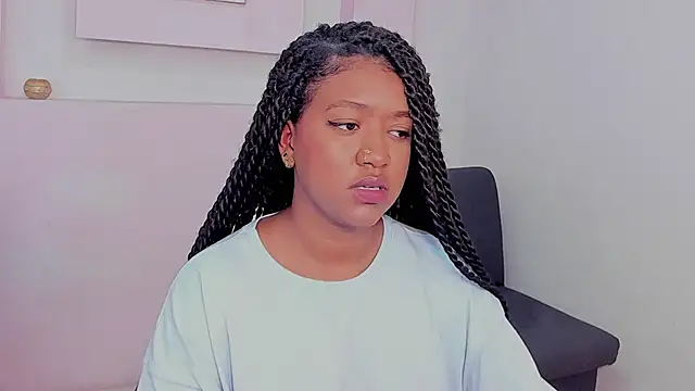 AishaHil online show from January 18, 2025, 12:47 pm