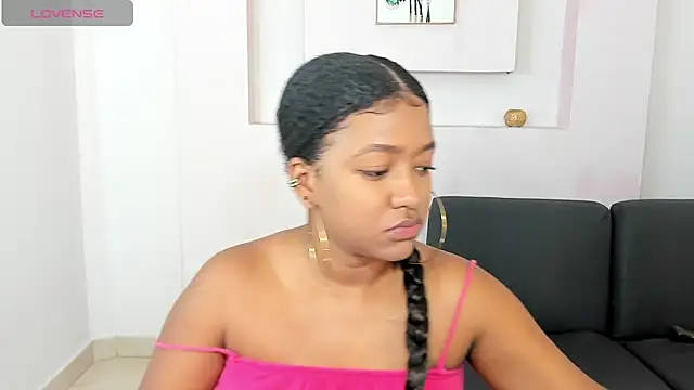 AishaHil online show from February 1, 2025, 11:53 am