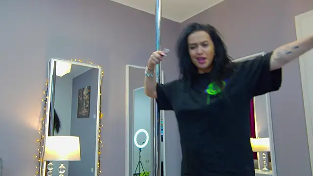 Snapshot of Eva_Lovvia_ chatting on February 26, 2025, 1:46 am Eva Lovvia  online show from February 26, 2025, 1:46 am