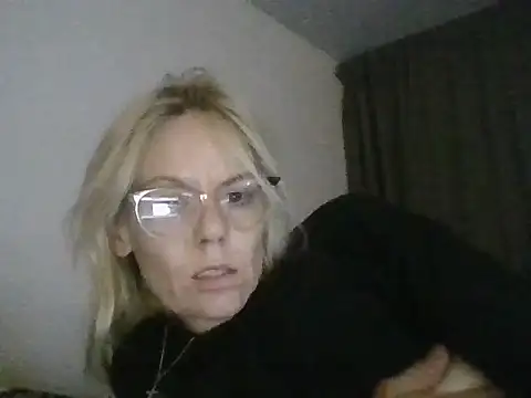 Sliprynip69 online show from October 15, 2025, 3:31 pm