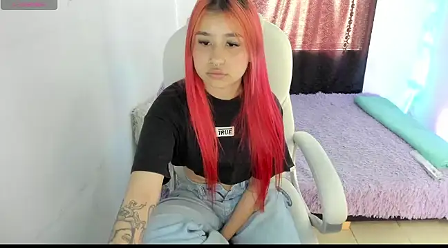 mia cloe t online show from January 16, 2025, 7:31 pm