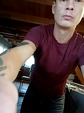 Snapshot of EngagingEvidence25 chatting on November 2, 2025, 12:43 pm EngagingEvidence25 online show from November 2, 2025, 12:43 pm