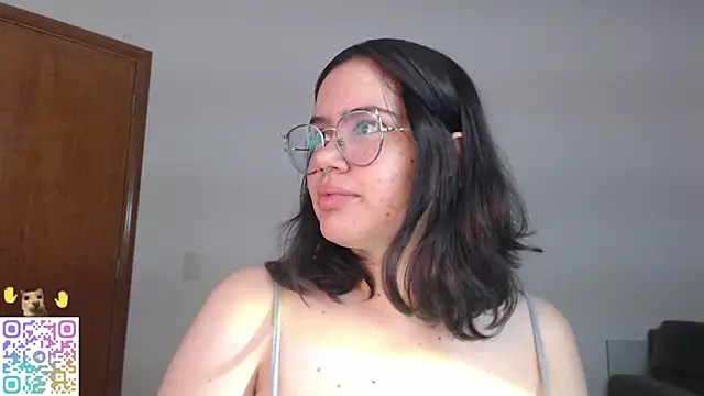 crystalll room online show from July 27, 2026, 2:40 am