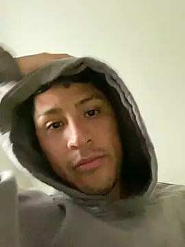 PerroDemonioHot online show from February 3, 2025, 3:17 pm