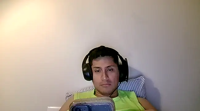 PerroDemonioHot online show from February 5, 2025, 5:09 am