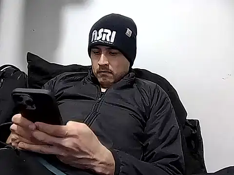 PerroDemonioHot online show from February 12, 2026, 9:03 pm