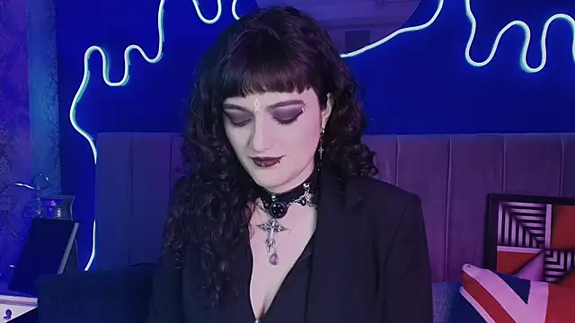 JeanneSabatier online show from July 29, 2026, 7:46 pm
