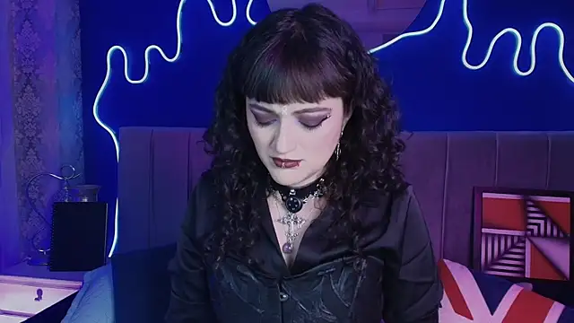 JeanneSabatier online show from July 25, 2026, 7:42 pm