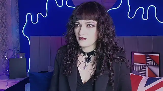 JeanneSabatier online show from July 14, 2026, 8:04 pm