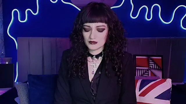 JeanneSabatier online show from June 27, 2026, 7:53 pm