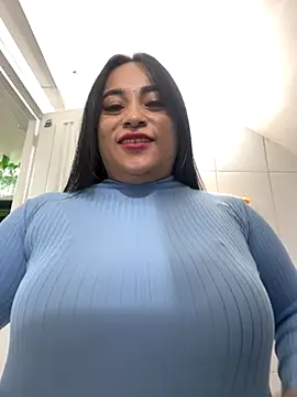 Miia Jazmin online show from October 2, 2025, 7:06 pm