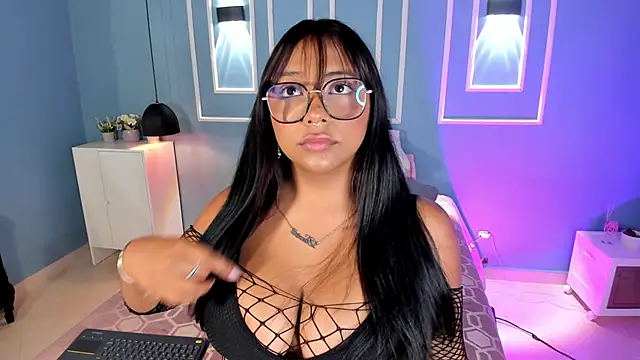Snapshot of isabella_zc chatting on May 18, 2026, 12:10 pm isabella zc online show from May 18, 2026, 12:10 pm
