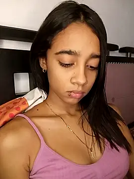 Zoe Sweett18 online show from March 25, 2026, 6:18 pm