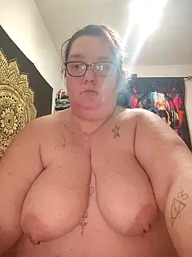 diosacurvy1984 online show from March 17, 2026, 5:27 pm