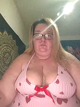 diosacurvy1984 online show from February 10, 2026, 11:37 pm