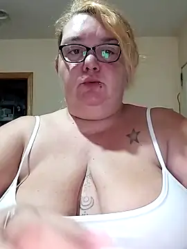 diosacurvy1984 online show from November 3, 2025, 7:13 am