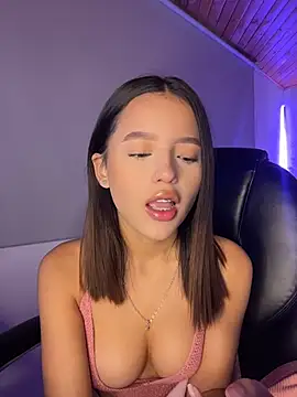 Sofia18 pinkk online show from July 24, 2026, 11:12 pm