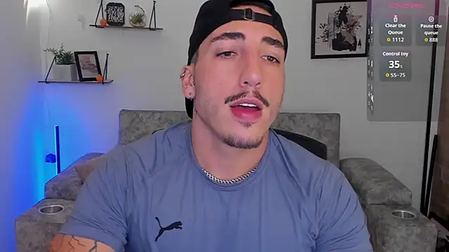 dylanspencer28 online show from October 26, 2025, 12:11 am