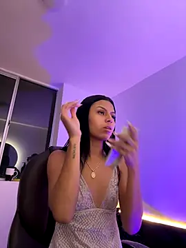 Snapshot of Michell_sr chatting on October 9, 2025, 11:38 pm Michell sr online show from October 9, 2025, 11:38 pm