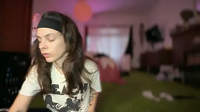 bunnierotten online show from May 9, 2026, 2:37 am