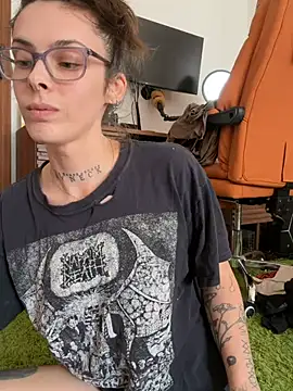 bunnierotten online show from July 8, 2026, 12:13 am