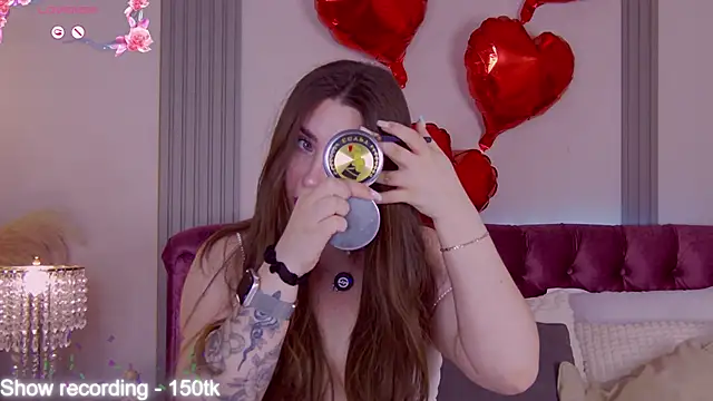 KiraBarlows online show from April 8, 2026, 8:21 pm