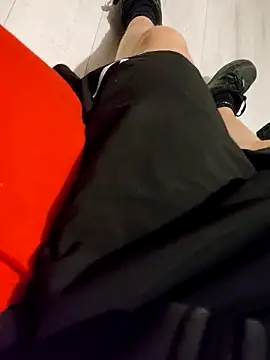 Snapshot of tbz49 chatting on April 7, 2026, 8:10 pm tbz49 online show from April 7, 2026, 8:10 pm