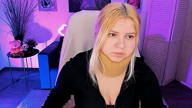 DiaAngell online show from November 26, 2025, 6:41 pm