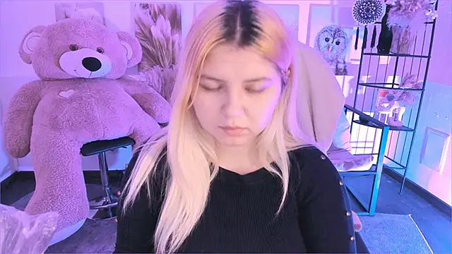 DiaAngell online show from January 8, 2026, 10:27 pm