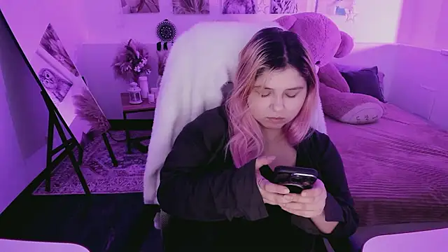 DiaAngell online show from March 14, 2026, 7:42 pm