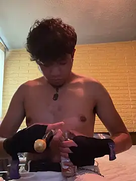 Blade Ryder666 online show from April 3, 2026, 11:33 pm