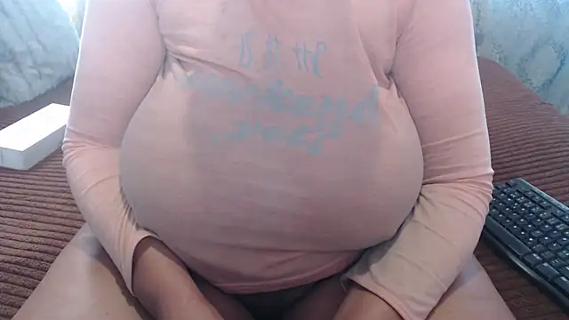 Snapshot of BUBBLYBUNNYxx chatting on May 28, 2026, 5:26 am BUBBLYBUNNYxx online show from May 28, 2026, 5:26 am