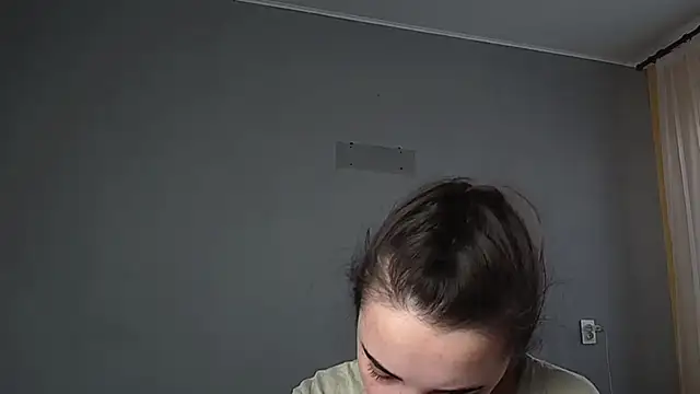 Eva Gloryy online show from March 12, 2026, 9:02 am