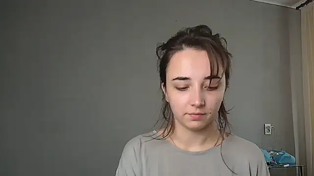 Eva Gloryy online show from October 31, 2025, 11:07 am