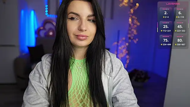 swarowskayaya online show from December 17, 2025, 1:10 am