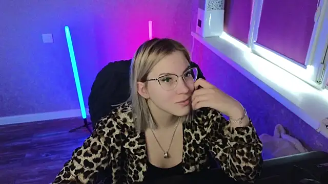 HotBrandyX online show from March 9, 2025, 3:43 am