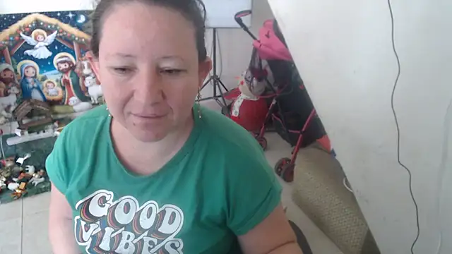 Yohis Kiut25 online show from November 25, 2025, 6:41 pm