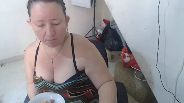 Yohis Kiut25 online show from December 4, 2025, 8:08 pm