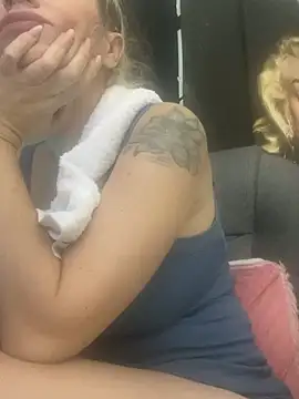 viktoria davis  online show from February 12, 2026, 10:20 pm