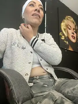 viktoria davis  online show from October 2, 2025, 11:41 pm